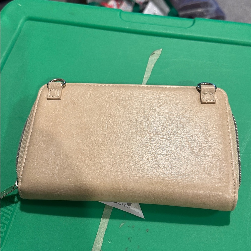 BEIS Cream Textured Key & Card Holder - Picture 9 of 10